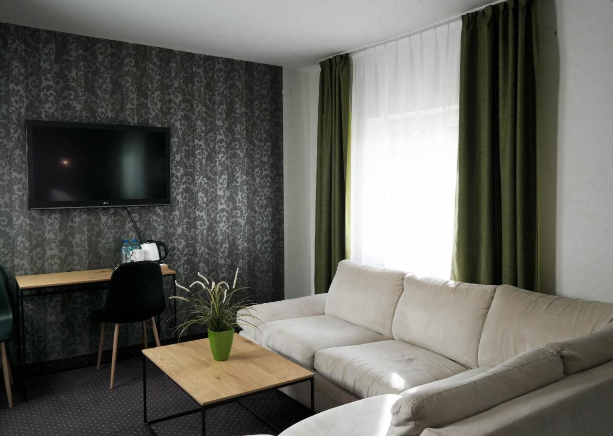 Hotel George นาดาร์ซิน ภายนอก รูปภาพ