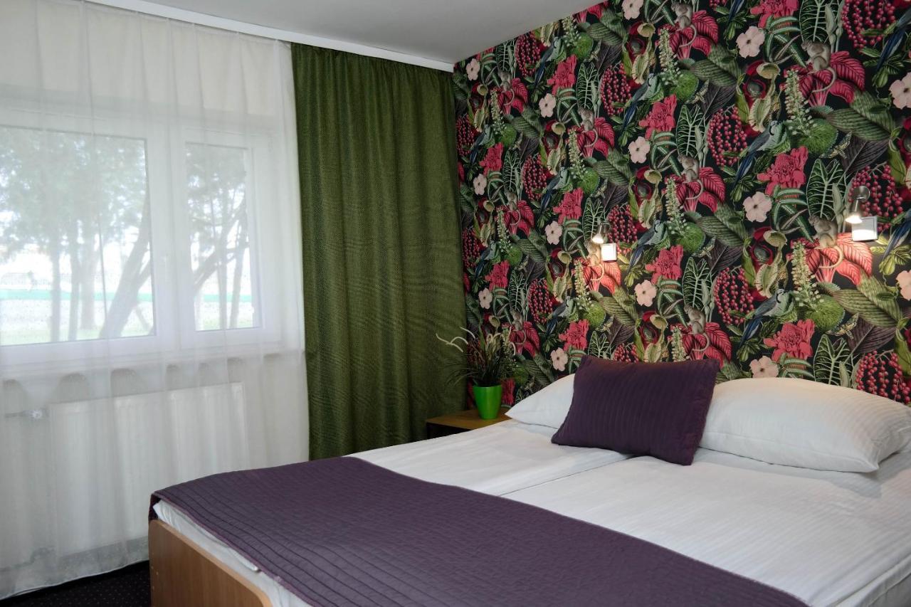 Hotel George นาดาร์ซิน ภายนอก รูปภาพ