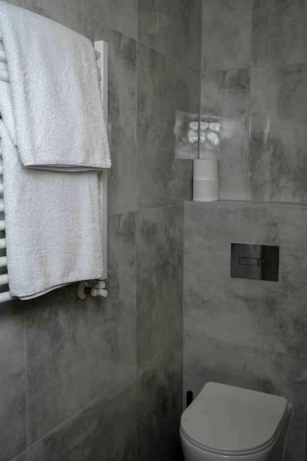 Hotel George นาดาร์ซิน ภายนอก รูปภาพ