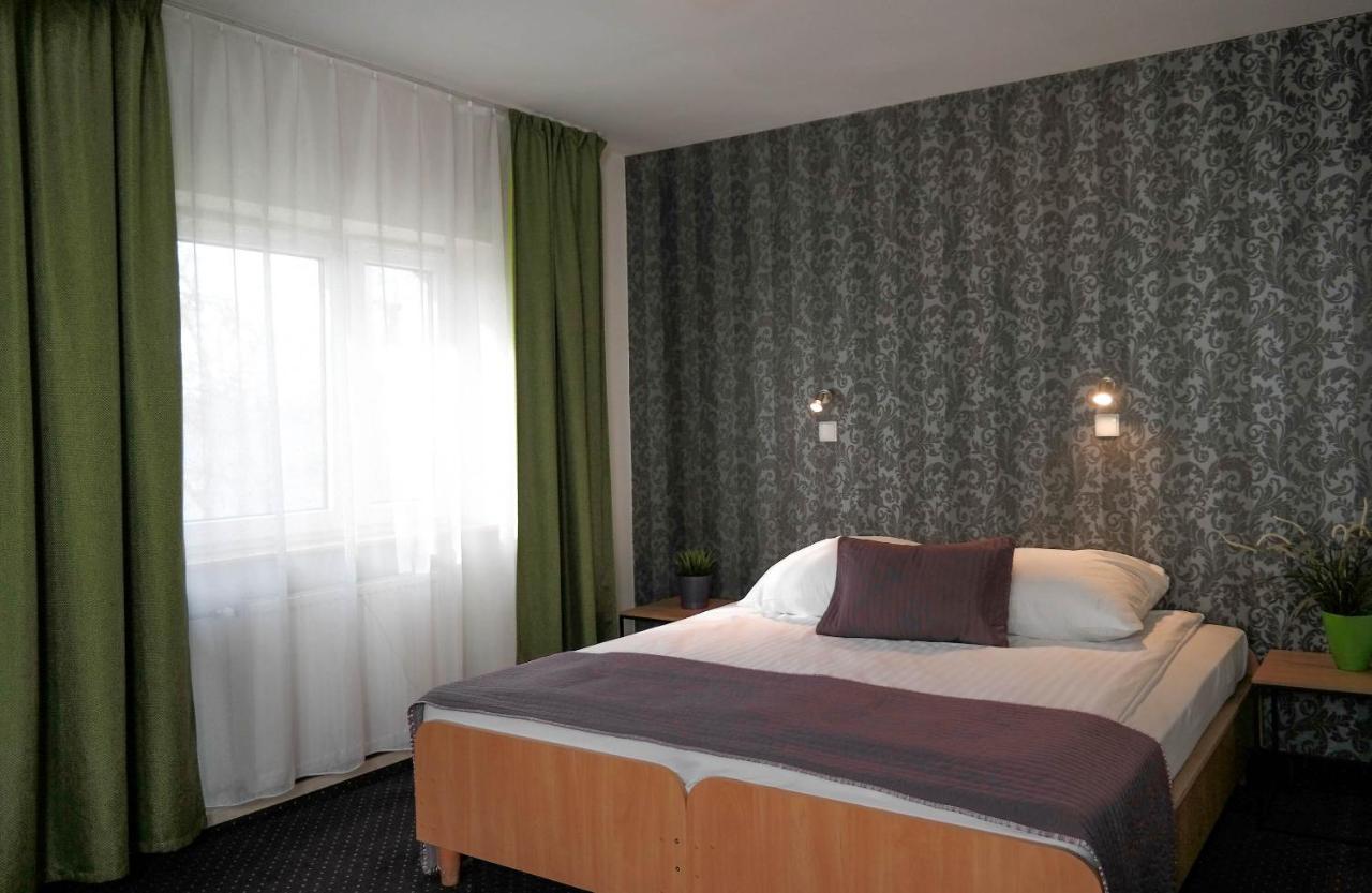 Hotel George นาดาร์ซิน ภายนอก รูปภาพ